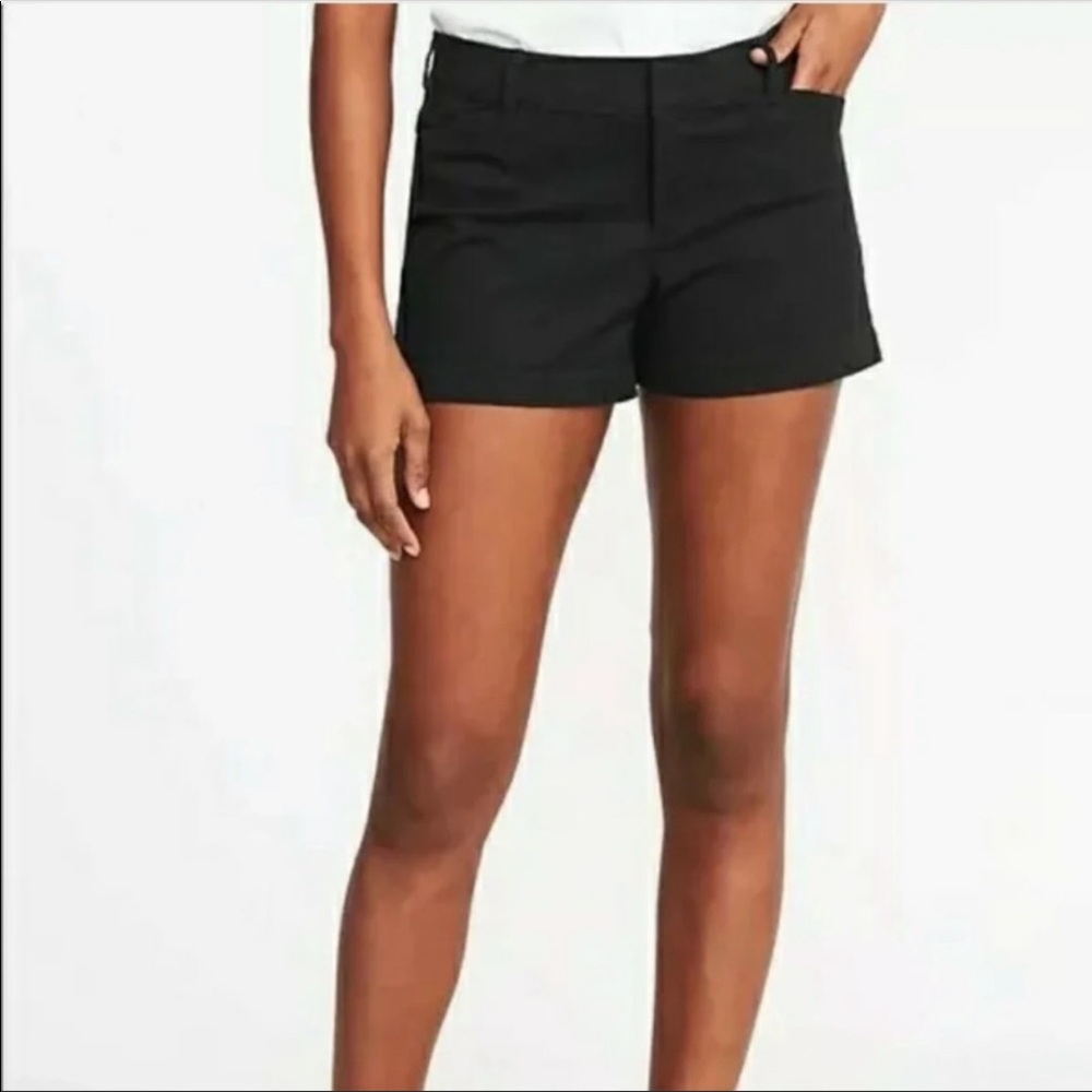Old Navy Pixie Short in Black